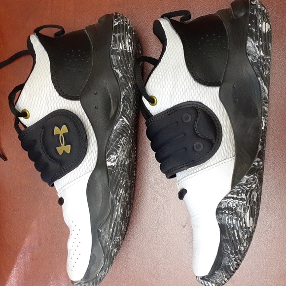 🎒 2/$30 👟 Under Armour Zone BB Youth Basketball Shoes Sz 3Y - Picture 5 of 11